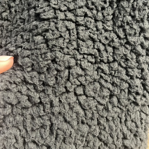 Long black vest with pockets - Picture 4 of 5